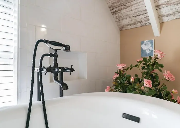 4 Bedroom Luxe In Brewery District