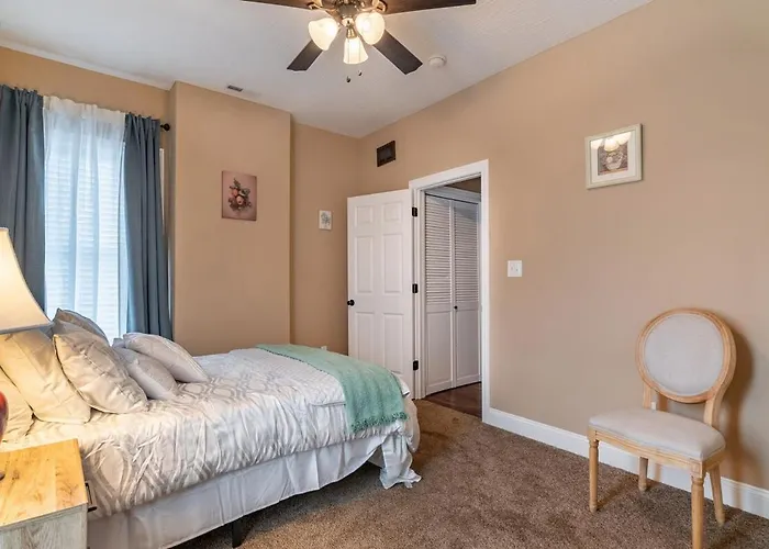 Сasa de vacaciones 4 Bedroom Luxe In Brewery District *