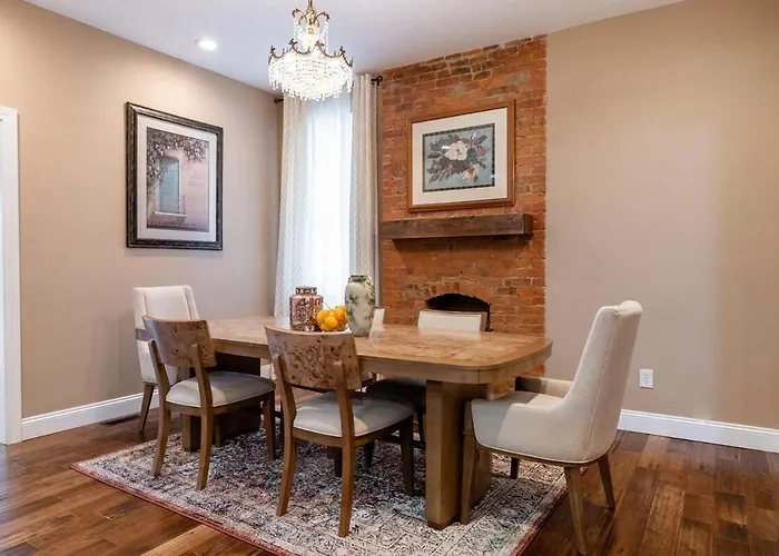 4 Bedroom Luxe In Brewery District Сasa de vacaciones Columbus
