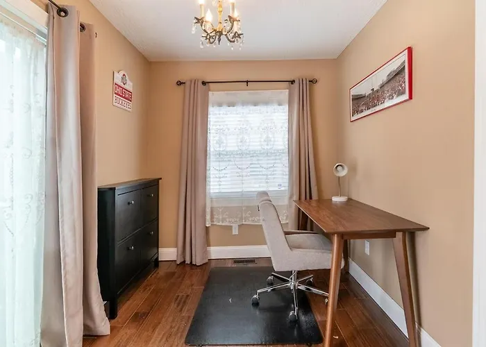 4 Bedroom Luxe In Brewery District *