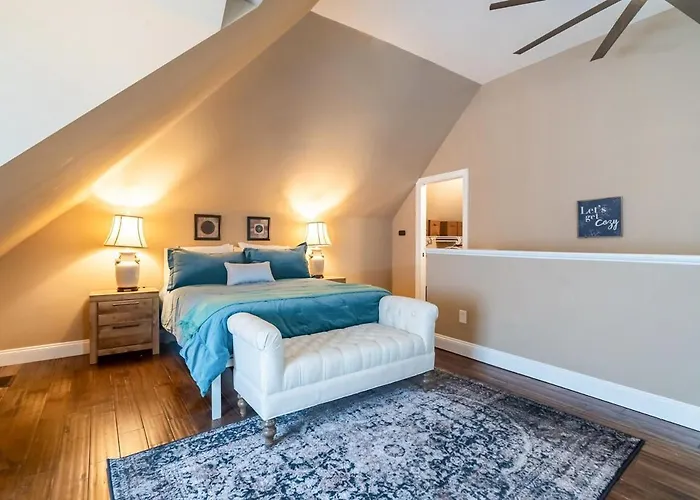 4 Bedroom Luxe In Brewery District Сasa de vacaciones