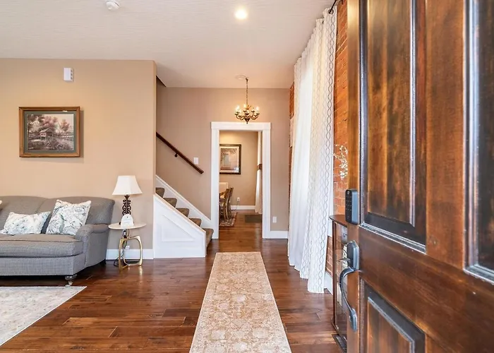 4 Bedroom Luxe In Brewery District Сasa de vacaciones Columbus