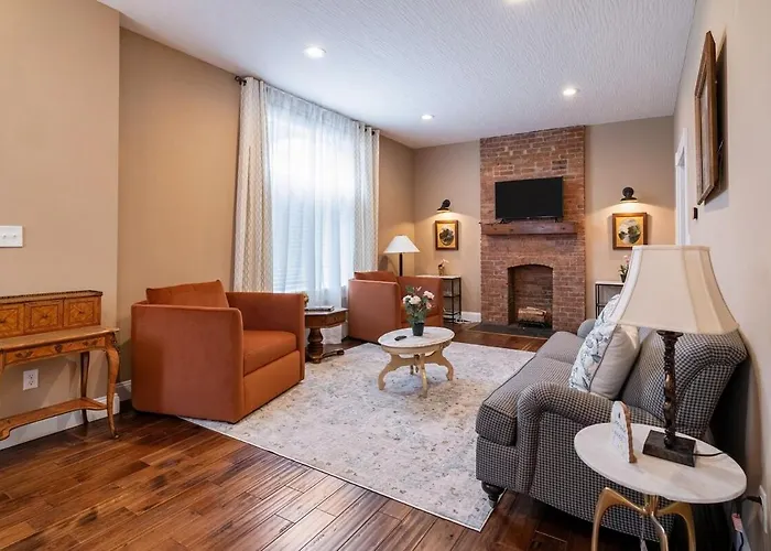 4 Bedroom Luxe In Brewery District Сasa de vacaciones
