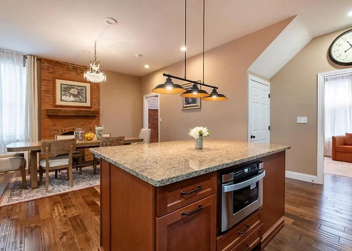 Сasa de vacaciones 4 Bedroom Luxe In Brewery District