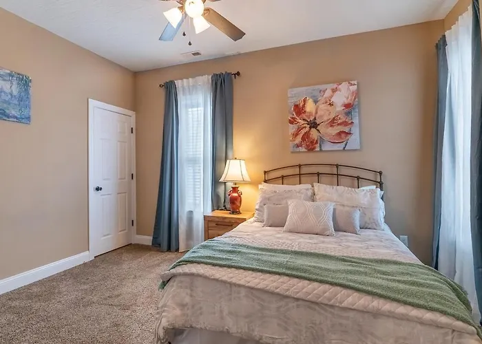 Сasa de vacaciones 4 Bedroom Luxe In Brewery District *