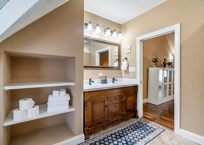 4 Bedroom Luxe In Brewery District