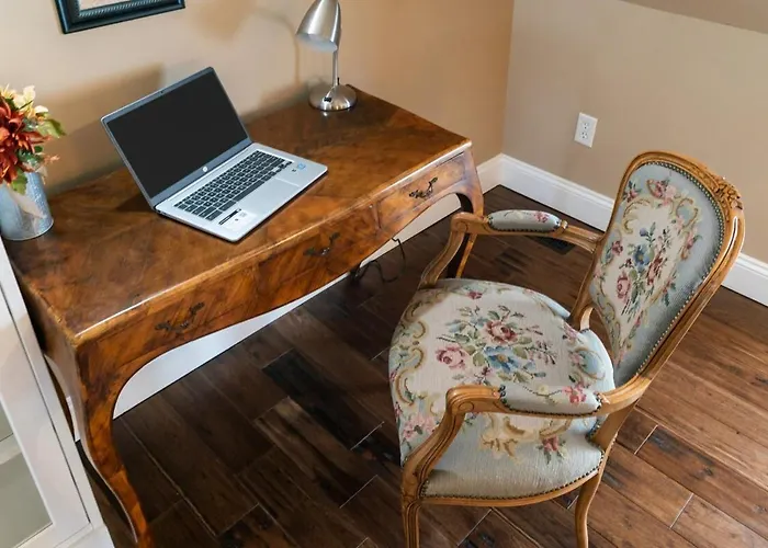 Сasa de vacaciones 4 Bedroom Luxe In Brewery District *