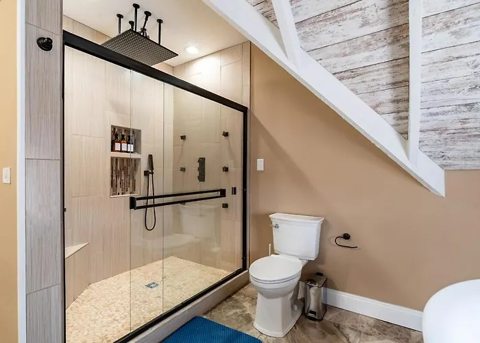 4 Bedroom Luxe In Brewery District Сasa de vacaciones